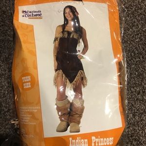 DISCOUNTED 🎃👻Teen Indian Princess Costume
